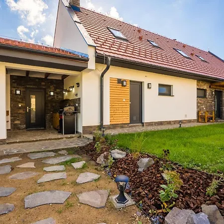 Pod Gastanom דירה Hodruša